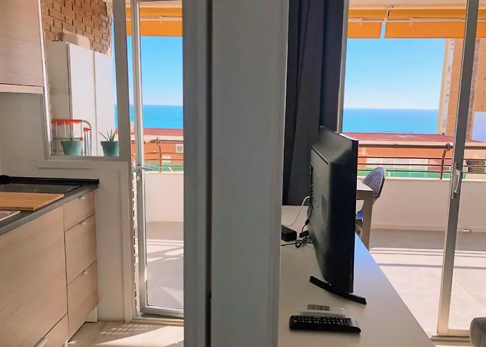 Mirando Al Mar *